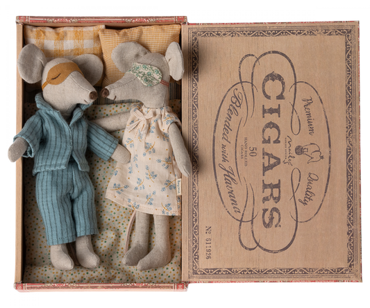 New Mum and Dad Mice in Cigar Box