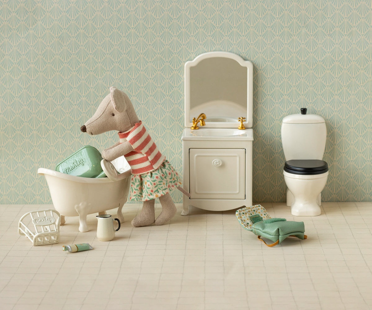 Clothes and Bag, Big Sister Mouse - Green