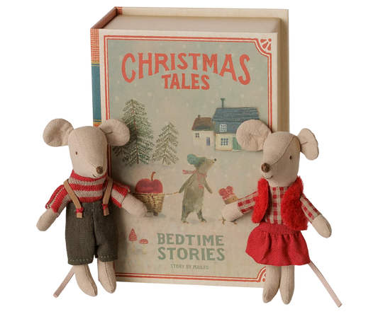 Christmas Twin Mice, Little Sister and Brother in a Book