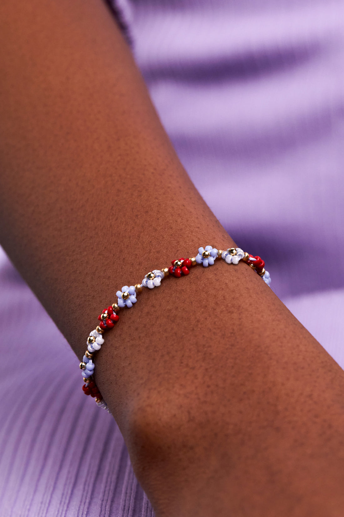 Red and Blue Daisy Chain Bracelet - Gold Plated