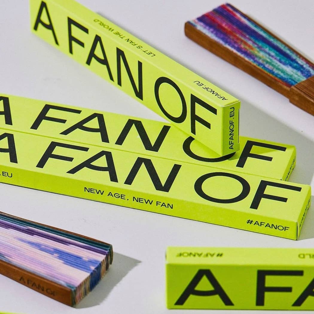 Grace of flowers STANDARD fan 100% handmade in Spain