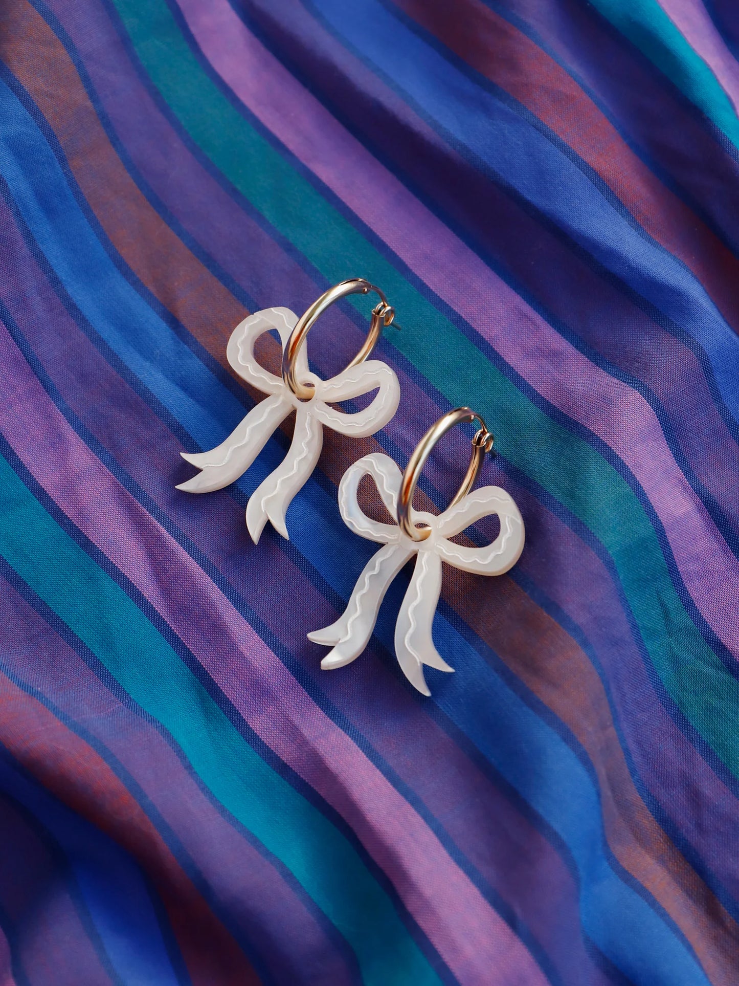 Mini Bow Hoops in Cream