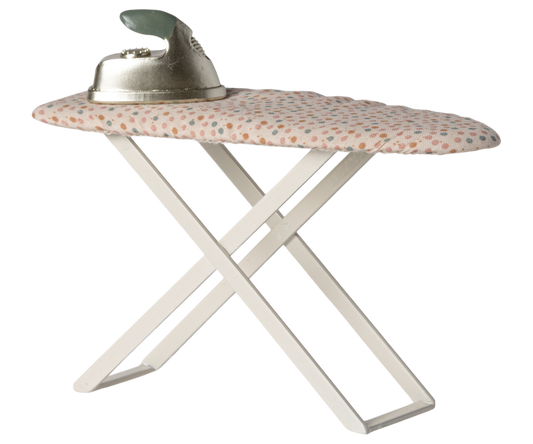 Iron & Ironing Board - Mouse