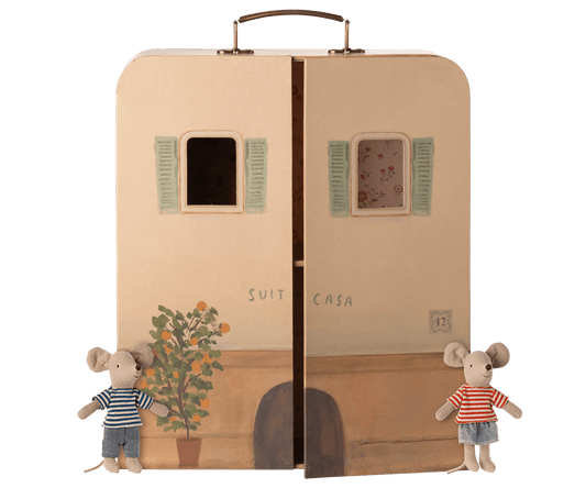 SuitCasa, Little sister and brother mouse