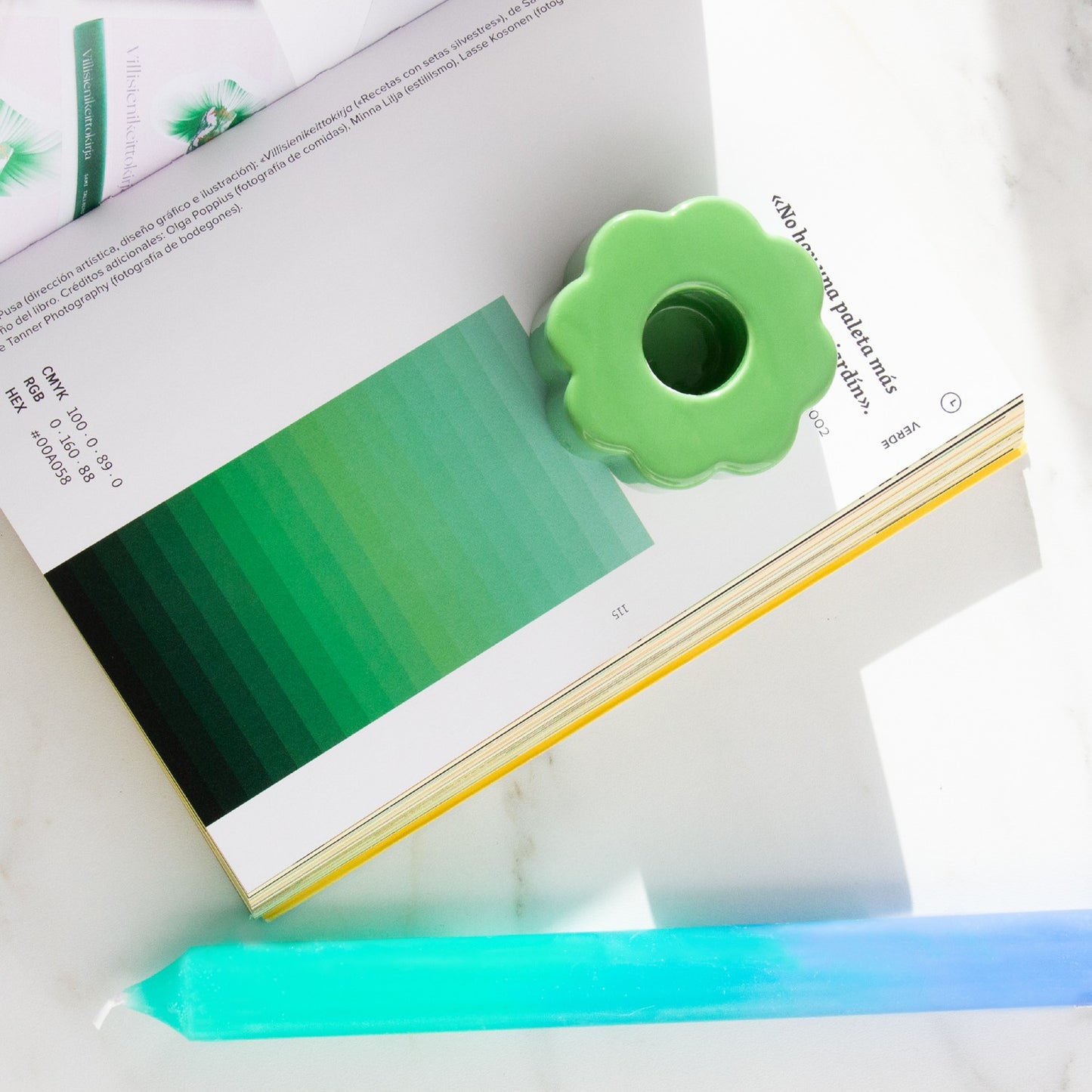 Retro Flower Candle Holder - Green