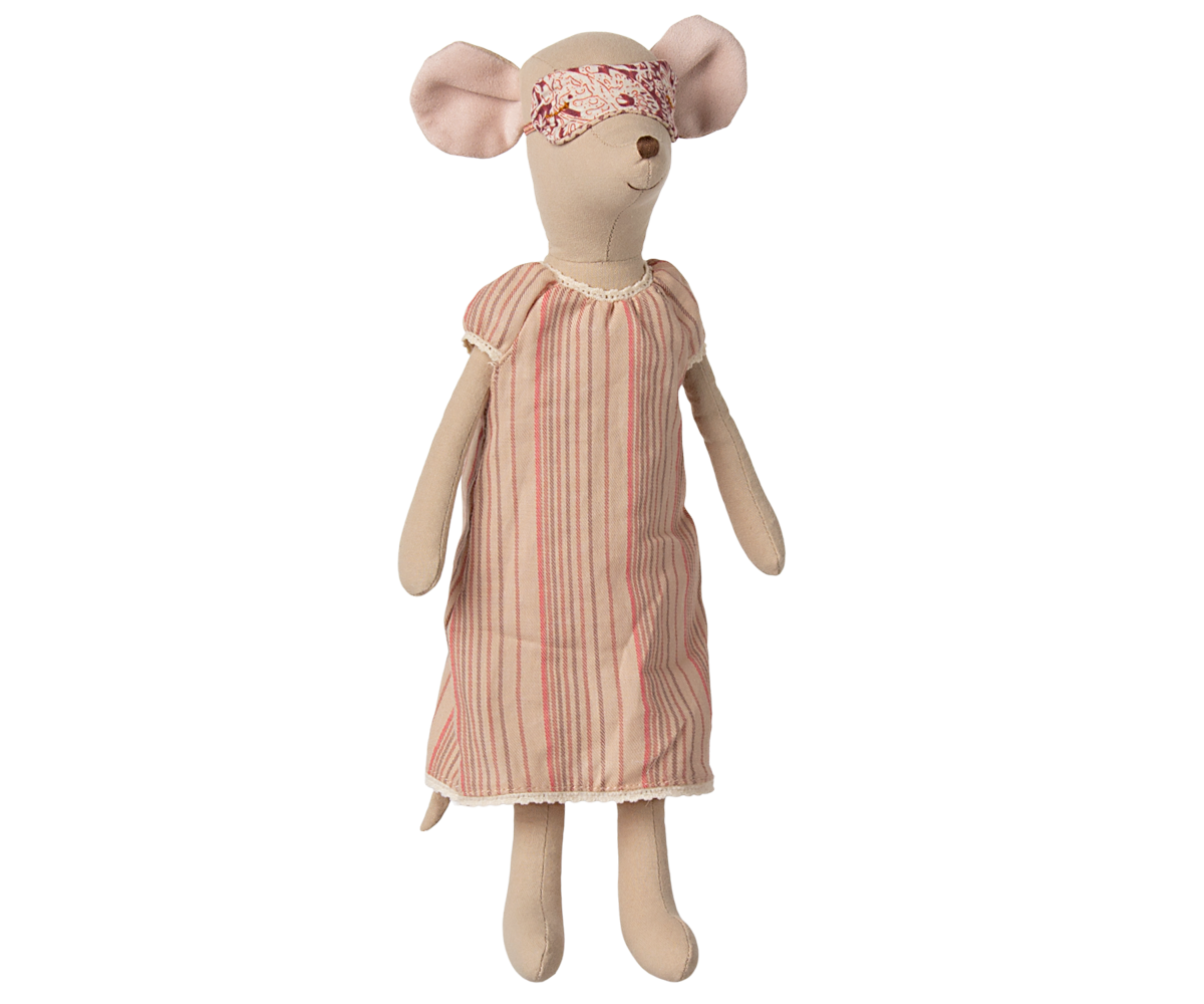 Medium mouse, Nightgown
