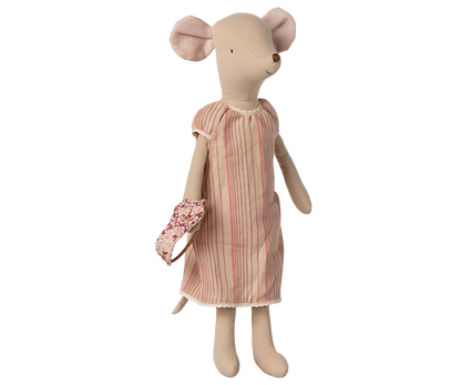 Medium mouse, Nightgown