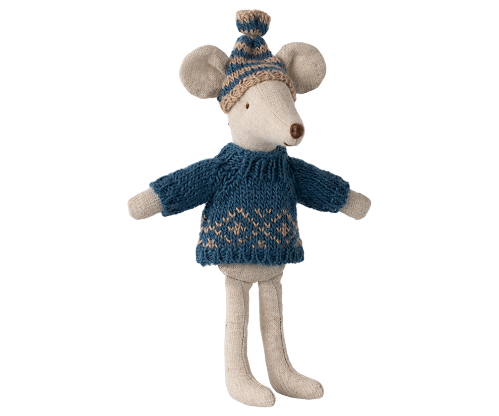 Knitted Sweater and Hat for Dad Mouse