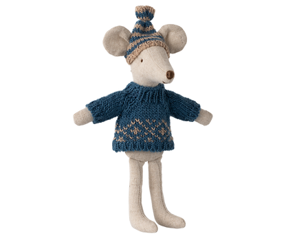 Knitted Sweater and Hat for Dad Mouse