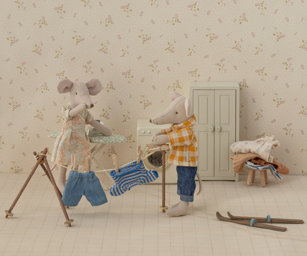 Knitted Sweater and Pants - Big Brother  Mouse