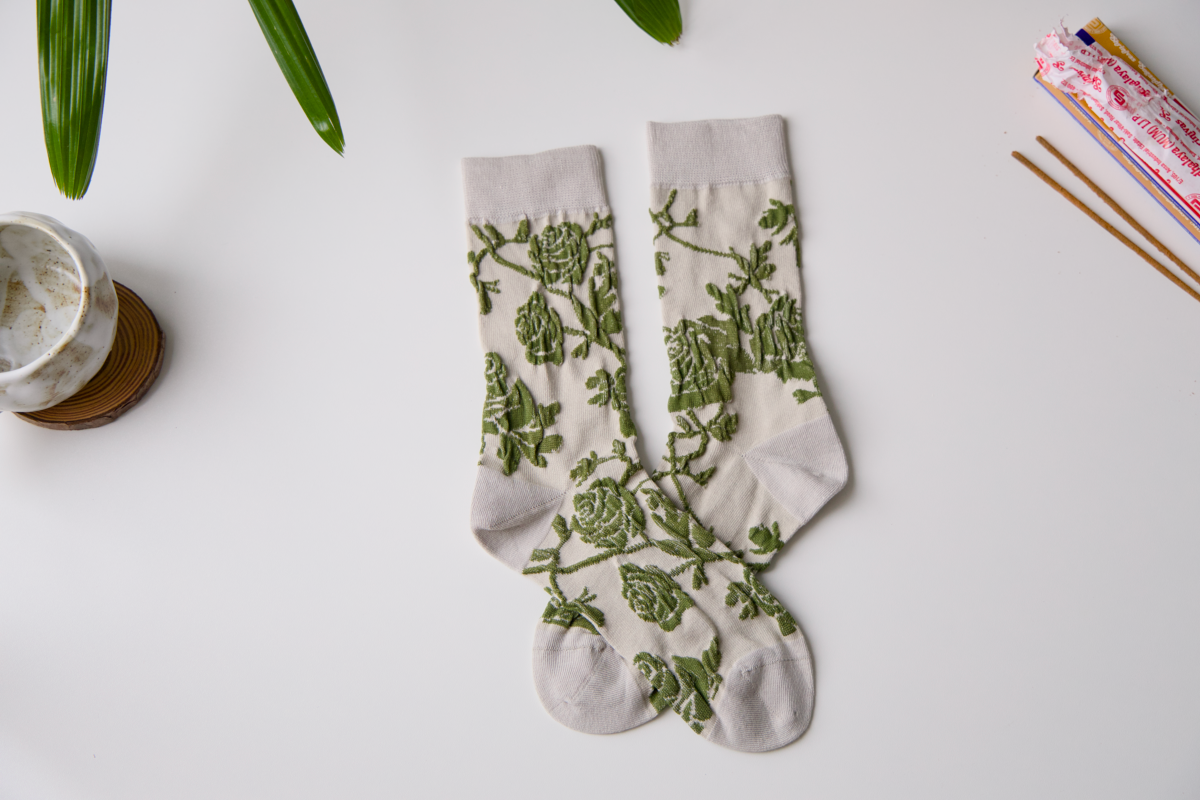 Retro Floral Cotton Crew Socks – Breathable Vintage Style: Grey-Green
