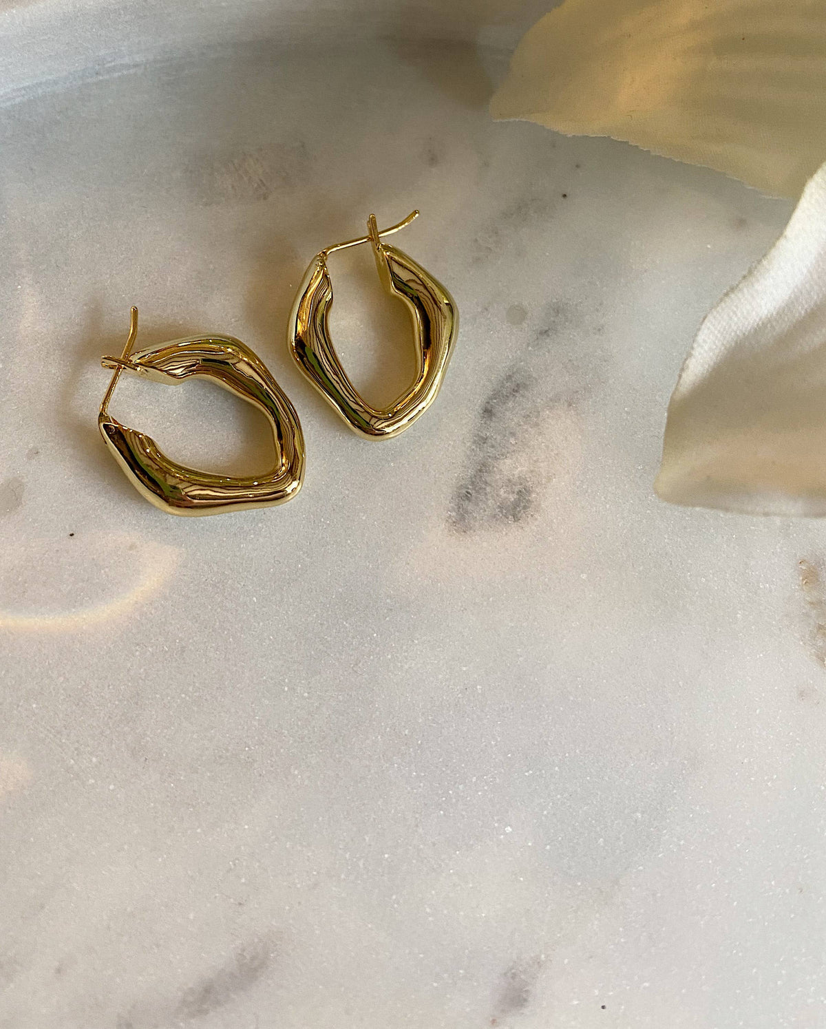 Gold Signature Hoop Earring - Liv
