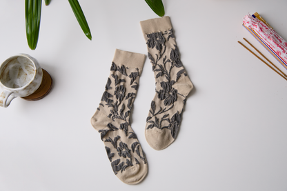 Retro Floral Cotton Crew Socks – Breathable Vintage Style: Brown