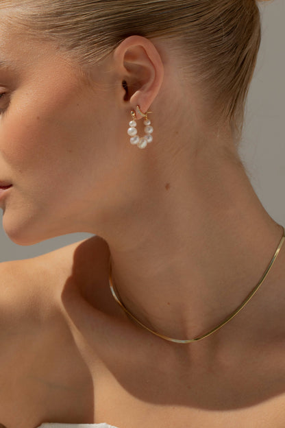 LAGUNA - Pearls Links Hooped Earrings