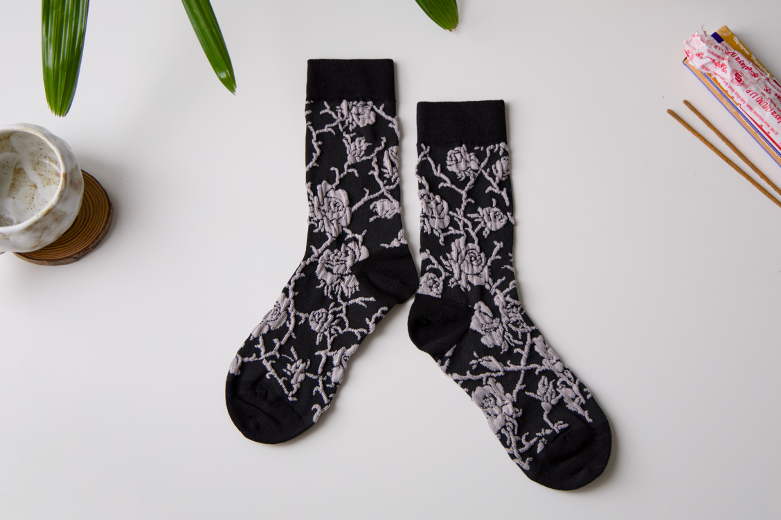 Retro Floral Cotton Crew Socks – Breathable Vintage Style: Brown