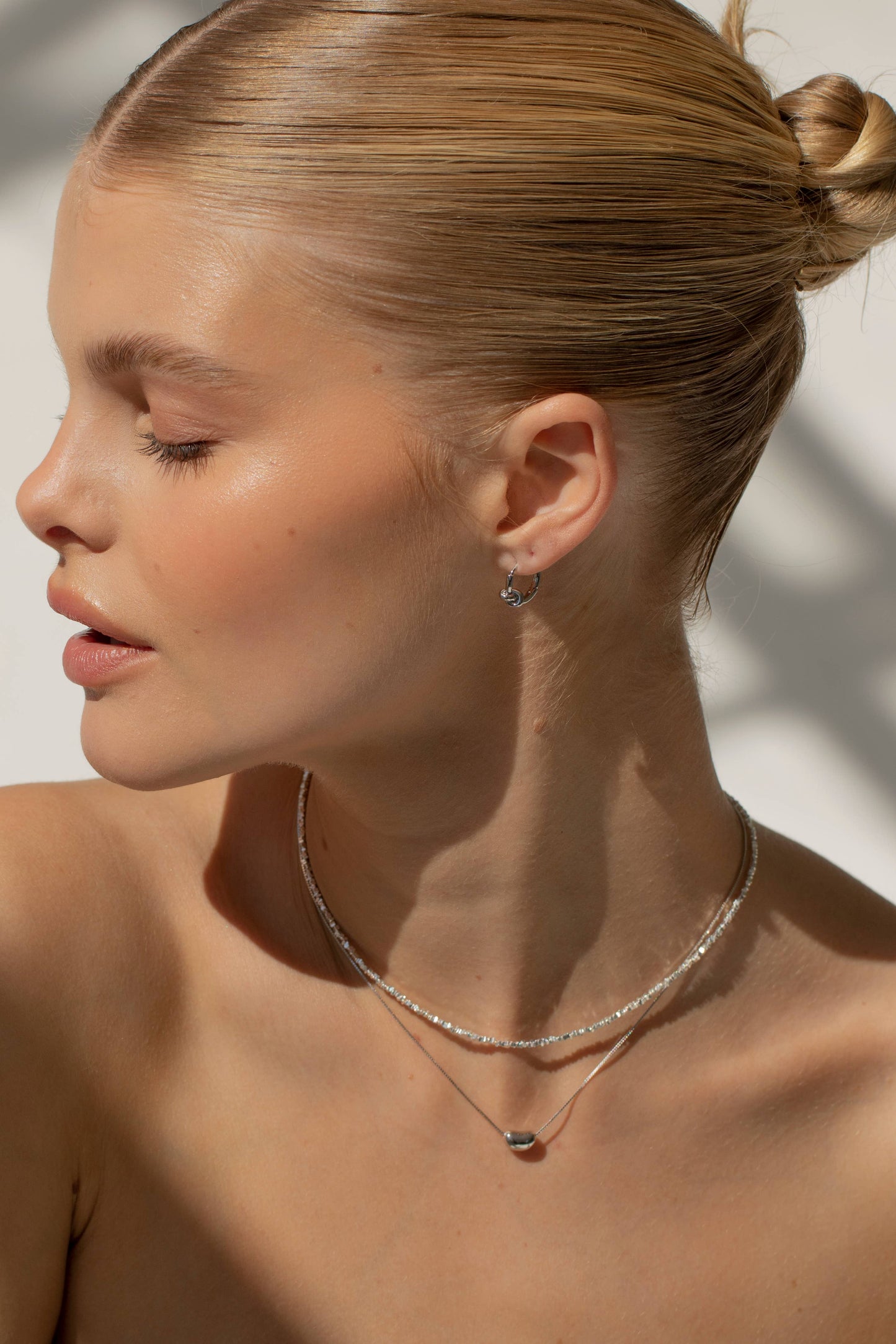 LUNA Mini - Gold Knotted Hoop Earrings