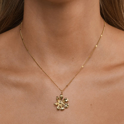 Winry - Irregular Flower Dangling Necklace Gold St