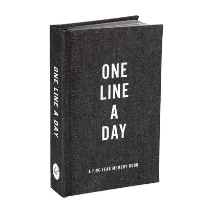 One Line a Day: Five Year Memory Book Black Canvas