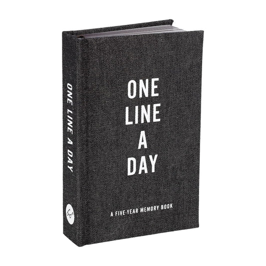One Line a Day: Five Year Memory Book Black Canvas