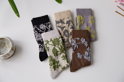 Retro Floral Cotton Crew Socks – Breathable Vintage Style: Brown