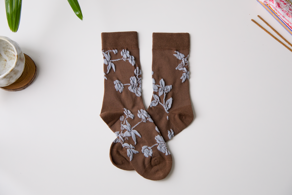 Retro Floral Cotton Crew Socks – Breathable Vintage Style: Khaki
