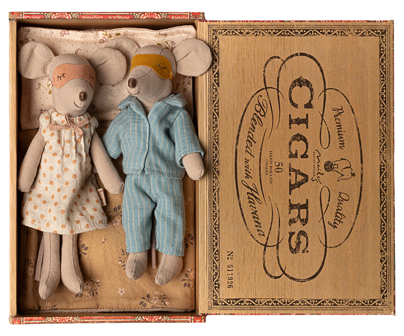 Mum and Dad Mice in Cigar Box