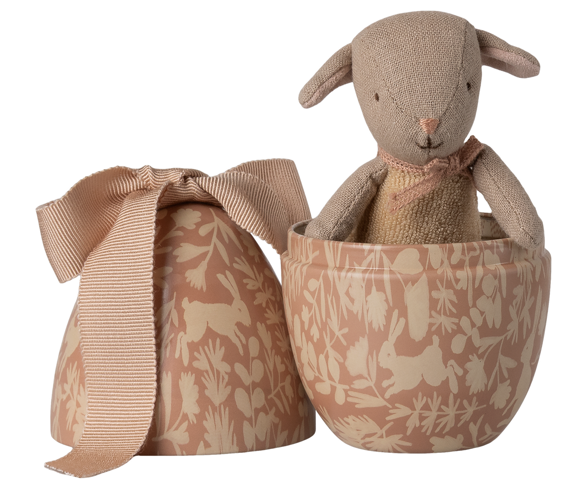 Easter egg with Micro Lamb ornament - small - Powder