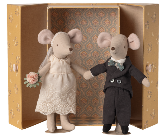 Wedding Mice Couple in Box - Mum and Dad