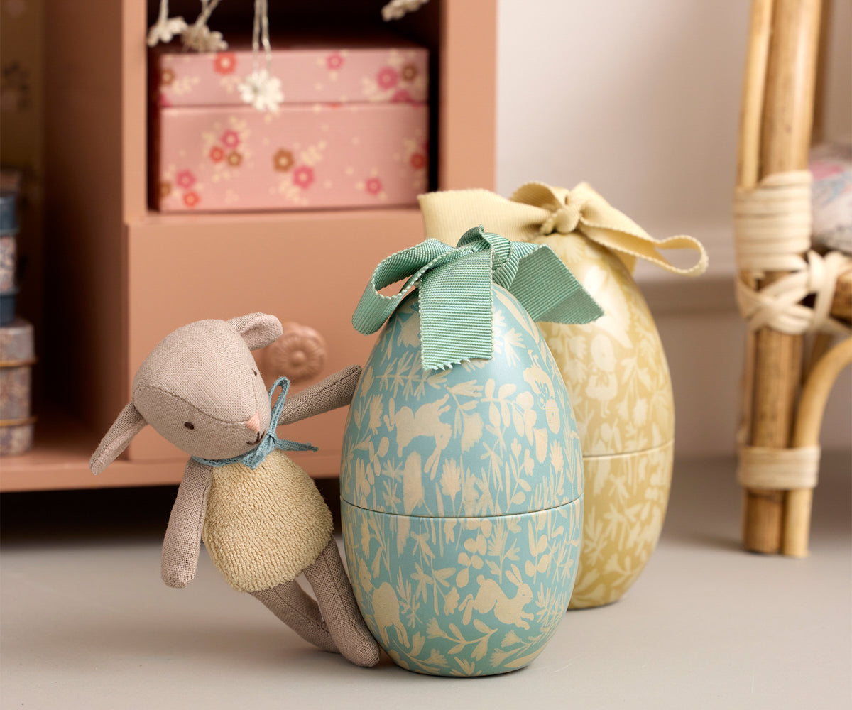 Easter egg with Micro Lamb ornament - small - Dusty Mint