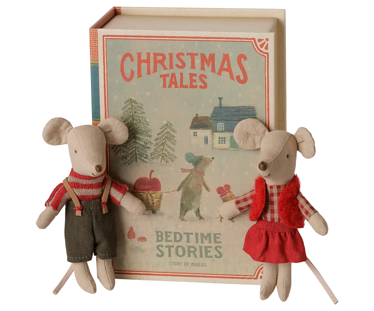 Christmas Twin Mice, Little Sister and Brother in a Book