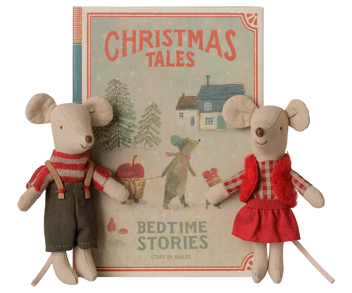 Christmas Twin Mice, Little Sister and Brother in a Book