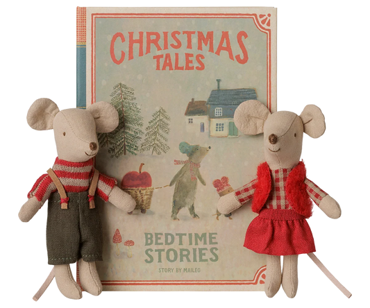 Christmas Twin Mice, Little Sister and Brother in a Book