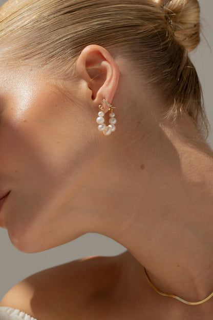 LAGUNA - Pearls Links Hooped Earrings