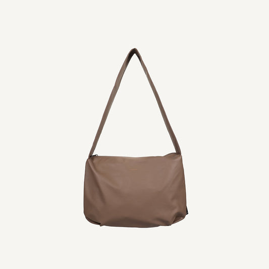 Lot bold cross body in Beaver fur by Tinne + Mia